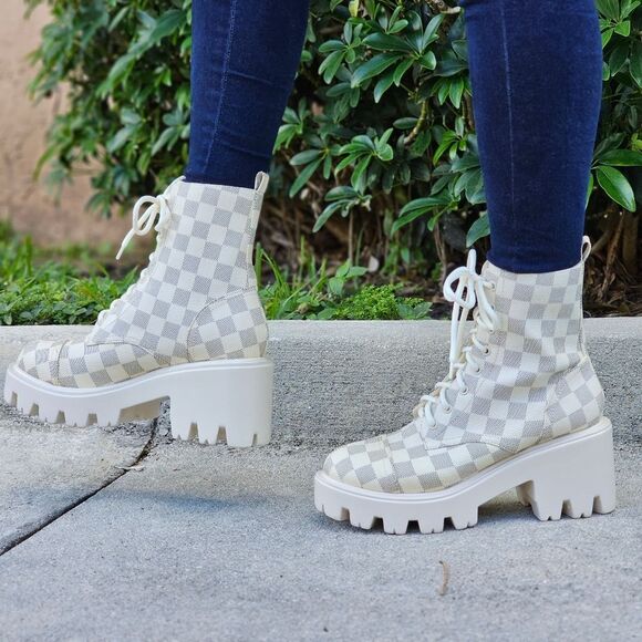 Womens Checkered Lace Up Block Heel Boots - Picture 3 of 6